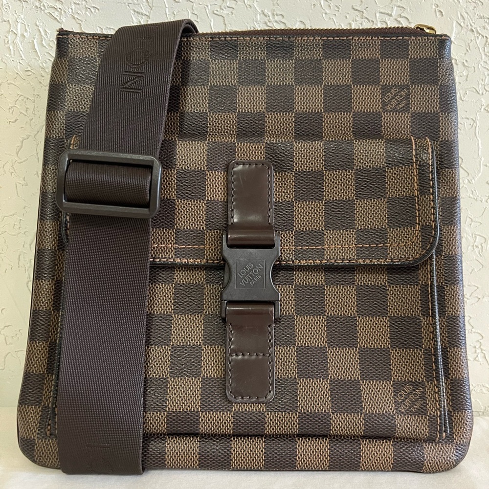 Louis Vuitton Damier Ebene Pochette Melville Crossbody